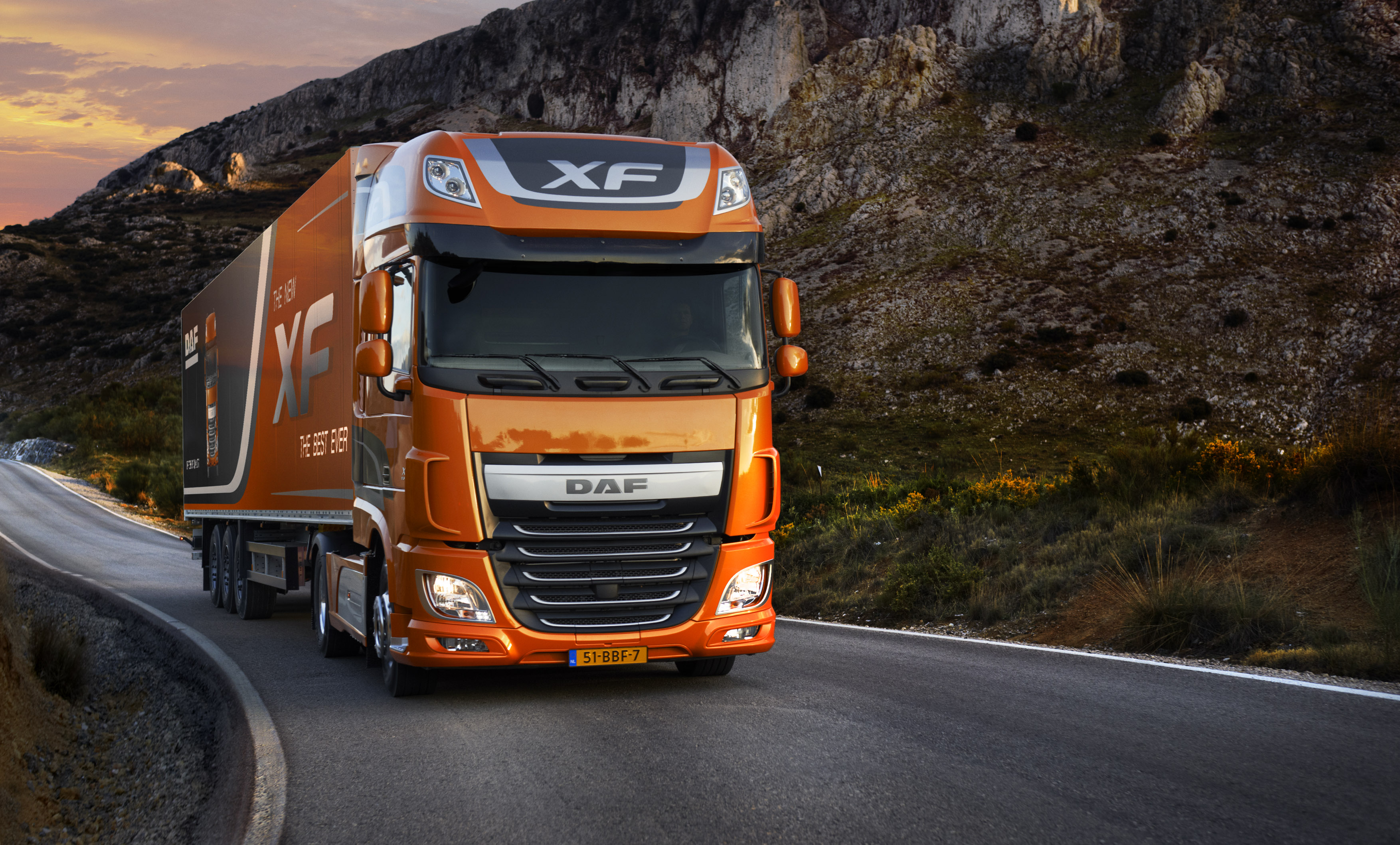 معرفی کامیون داف  XF Euoro 6